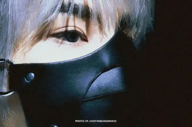 黄明昊白发撕漫男