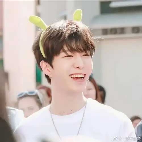 范丞丞超话#人见人爱范丞丞#看看我们小丞的治愈系笑容,真的是爱了爱