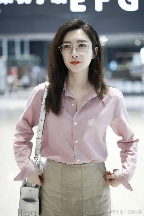 女明星的日常穿搭,吴宣仪韩系宋祖儿超少女!