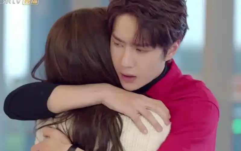 《陪你到世界之巅》为求和好王一博居然强吻 抱抱,这还是我认识的耶啵