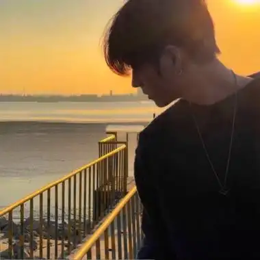 高清帅气的真人版头像男帅气侧脸图片,男生头像图片