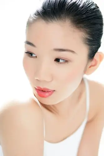 肌肤美白的健康女性高清图片