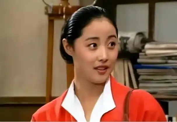 1993年,刘蓓和王志文,江珊等人一起参演《过把瘾》.