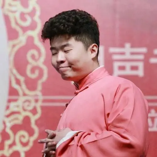 弹三弦的周先生 周九良像不像一朵花～ 2人 赞同了该文章 看了姜籽览