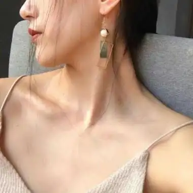 女生头像锁骨高清性感女生锁骨头像不要头