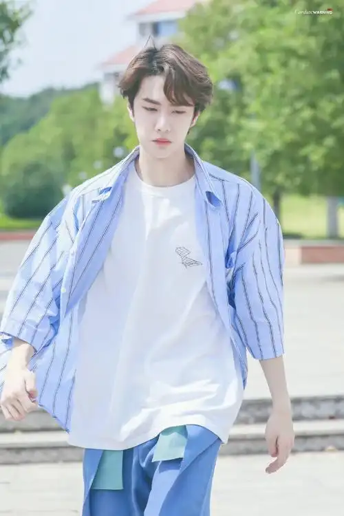 王一博陈情令古装男神帅哥壁纸明星偶像可爱头像天天向上/极限青春