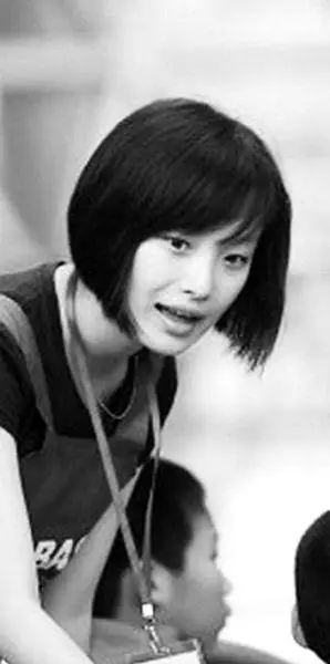 大学实习时的倪妮