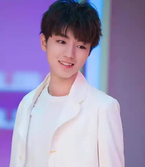 王俊凯:梦想之路上的多面达人,多才多艺的中国内地艺术明星!