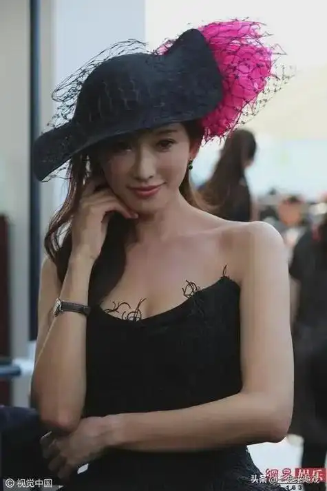 林志玲摇曳生姿身材曲线尽显