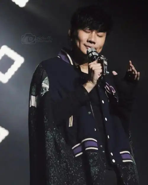 林俊杰超话90#林俊杰演唱会#一些高清帅照@林俊杰cr. yugws