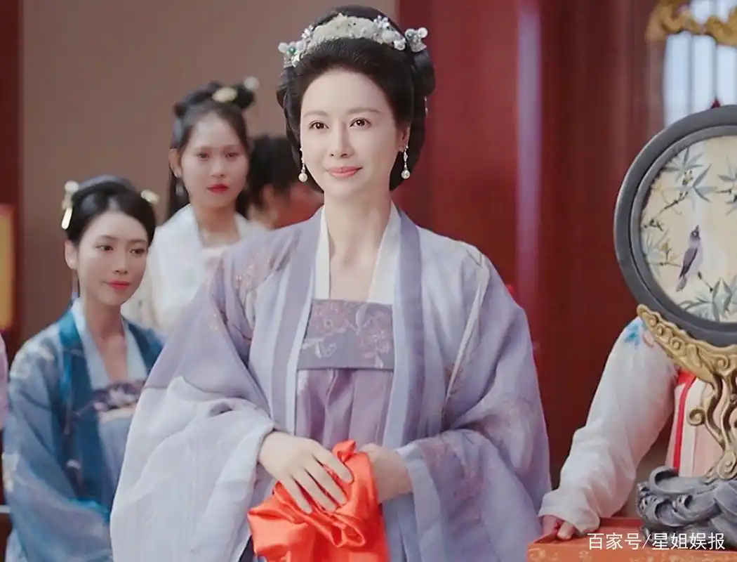 邓英:《西游记续集》的樵妻,出道20多年没火,嫣语赋演秋嫣嫡母