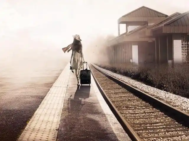 不休的长篇大论,希望能够用语言的棒喝敲醒梦中人,让其明白现实是何物