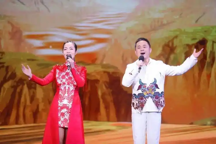 陕北窑洞里走出来的女娃娃王小妮高音咱也不输阵你以为就这?错!