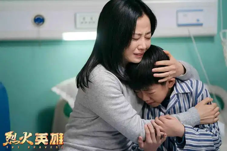 谭卓主演烈火英雄票房破七亿影评人力赞戏骨级演技