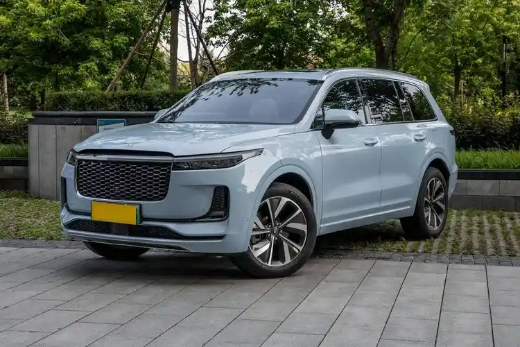 理想one外观沉稳轴距2935毫米配333马力电动机售3498万