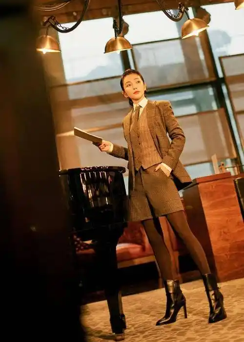 李冰冰西服造型 帅气十足_李冰冰_造型_西服