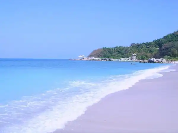 拥有碧海蓝天阳光沙滩的三亚