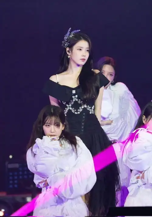 iu#lze#李知恩#  【iu预告】【iu直拍】【iu舞台】【iu美图】【iu生