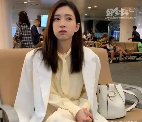 html  target=_blank>万茜 /a>和江疏影很像 为何她的事业发展远远