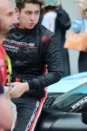 吴亦凡上赛夺冠##保时捷赛车手吴亦凡