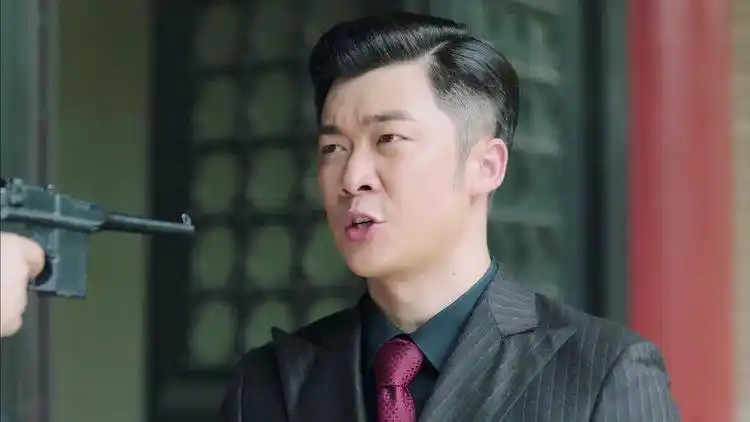 双刺:邓汉山居然杀无辜,傻子被活活打死,黑麻子拿枪要他偿命!