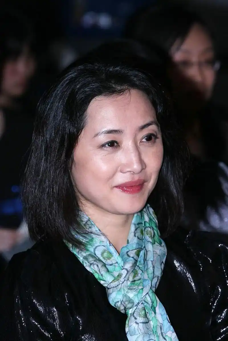 刘蓓出演一部戏,受伤了,眼角出血.