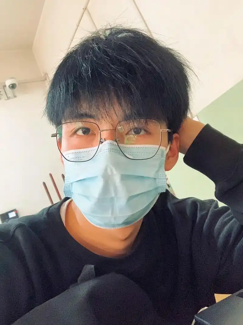 97做个文化人吧.#眼镜 #戴眼镜的我 #男大学生 #校园生 - 抖音