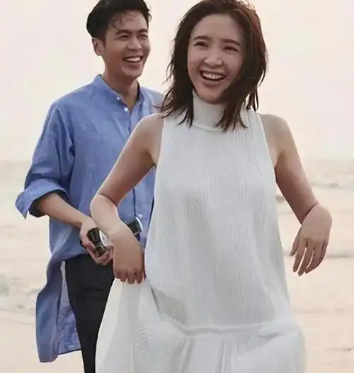 张若昀一家三口现身重庆:老婆身材火辣,4岁女儿笑起来像张若昀|李沁