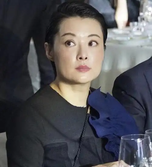 年轻时温柔,如今"越长越凶",这几位明星看着就"不好惹"