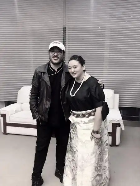 卓卓玛唱响两台藏历新年晚会 个唱会筹备在即