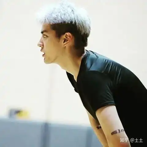 吴亦凡的纹身都长什么样?