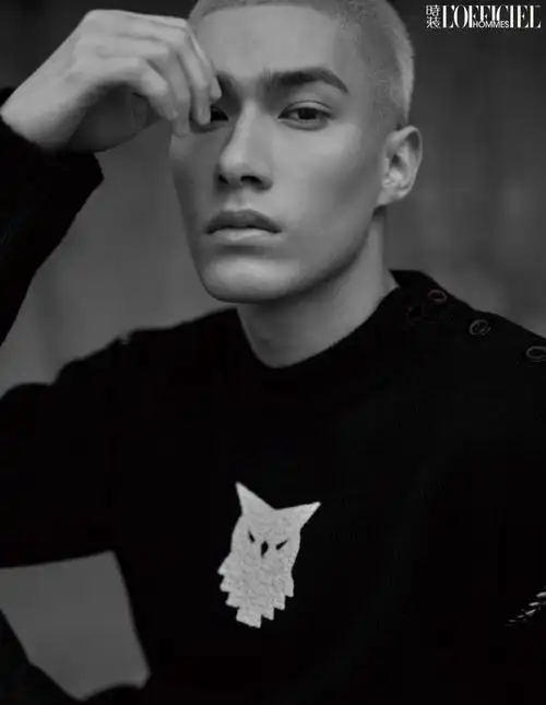 米卡最新一本杂志封面时装男士