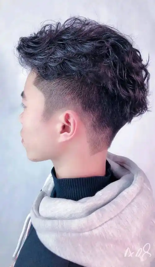 新流行男发21款,剪剪烫烫就是帅,你最喜欢哪一款_发型