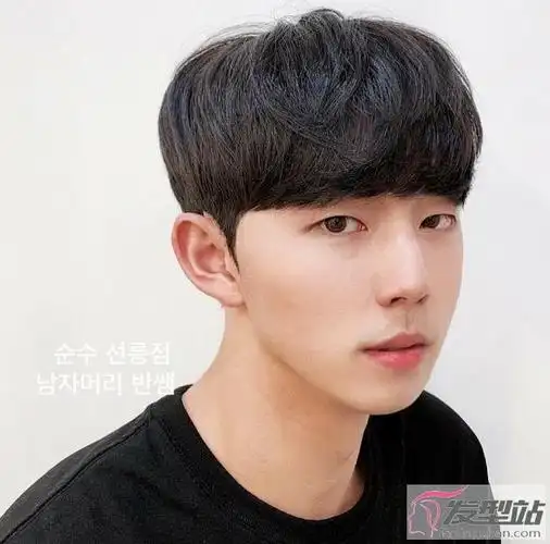 2021最流行盖盖头短发 造型时尚帅气有点萌_发型站_最新流行发型设计