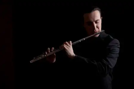 长笛演奏家图片