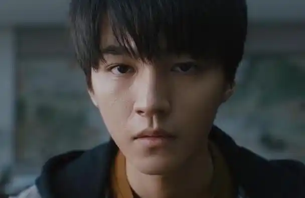 同一男团出身,王源新剧一片叫好,却意外扯下王俊凯的"遮羞布"