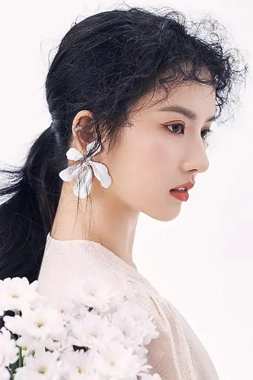 刘些宁留些绽放的时间上线倾诉内心的执着与热爱