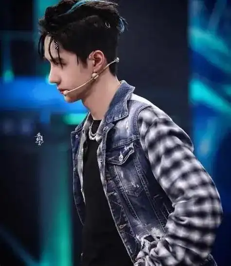 王一博恋情曝光68甜蜜狗粮引发全网热议