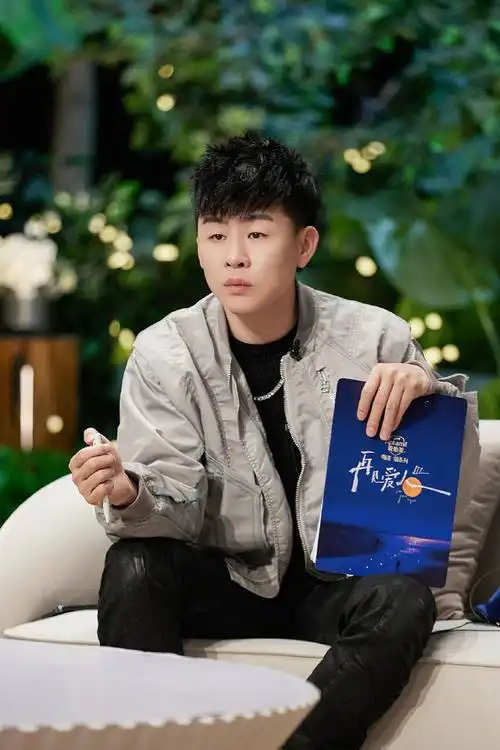 【再见爱人高清剧照】#国庆好片推荐#看到@胡彦斌从放松的状态转为