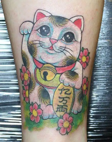 小腿可爱招财猫纹身图案