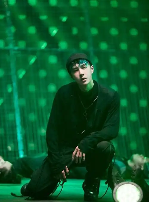 的许多造型中,哪个百看不厌,还当了手机壁纸呢#王一博这就是街舞3