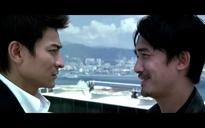 梁朝伟约刘德华天台见面,卧底之间的巅峰对决,经典!