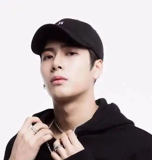 深度王嘉尔的变"型"记_视觉_气质_腿短