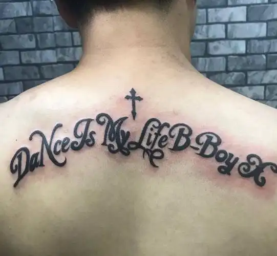 后背英文纹身图片