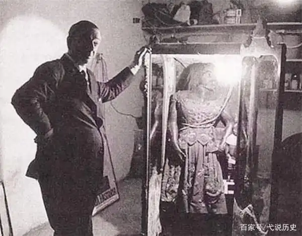 世界上最丑的女人,死后被丈夫制成标本赚钱,153年后才被安葬