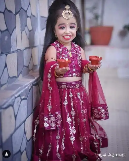 身高62厘米体重12斤世界最矮女性生活曝光极限人生震撼无数人