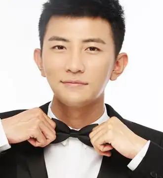 男生平头碎发发型图片硬汉气质