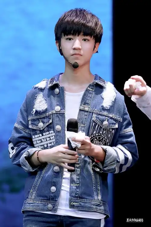 王俊凯 2015生日会 cr:logo