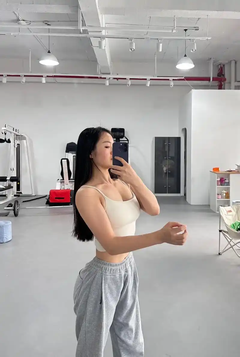 女生有胸肌有多好看!是不练胸的人永远体会不到的!#撸铁女孩 - 抖音