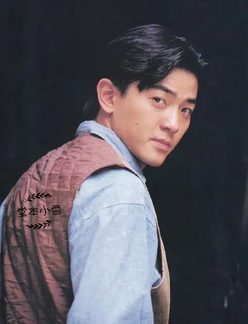 郑伊健也爱梳中分帅照曝光后网友陈浩南在卖萌